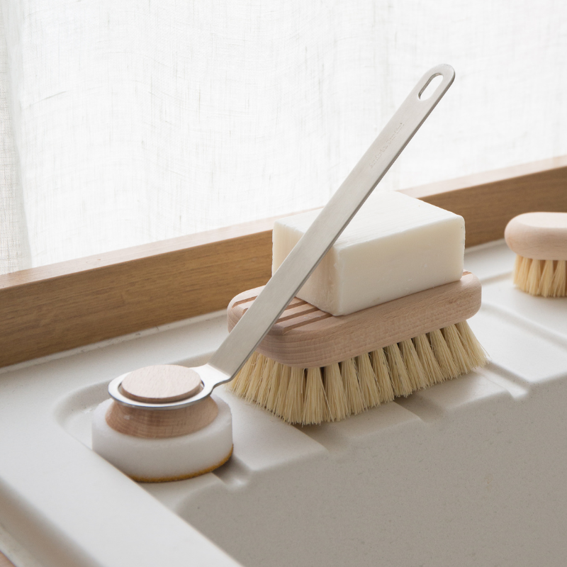 Brosse ménage - porte savon