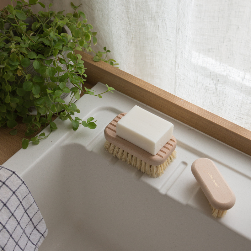 Brosse ménage - porte savon
