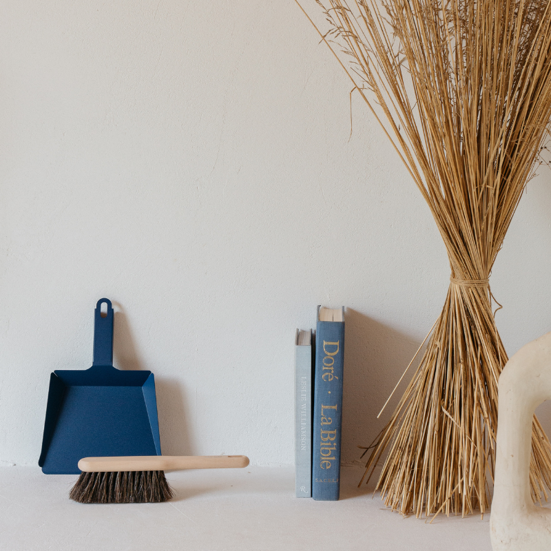 pelle-poussiere-et-balayette-maison