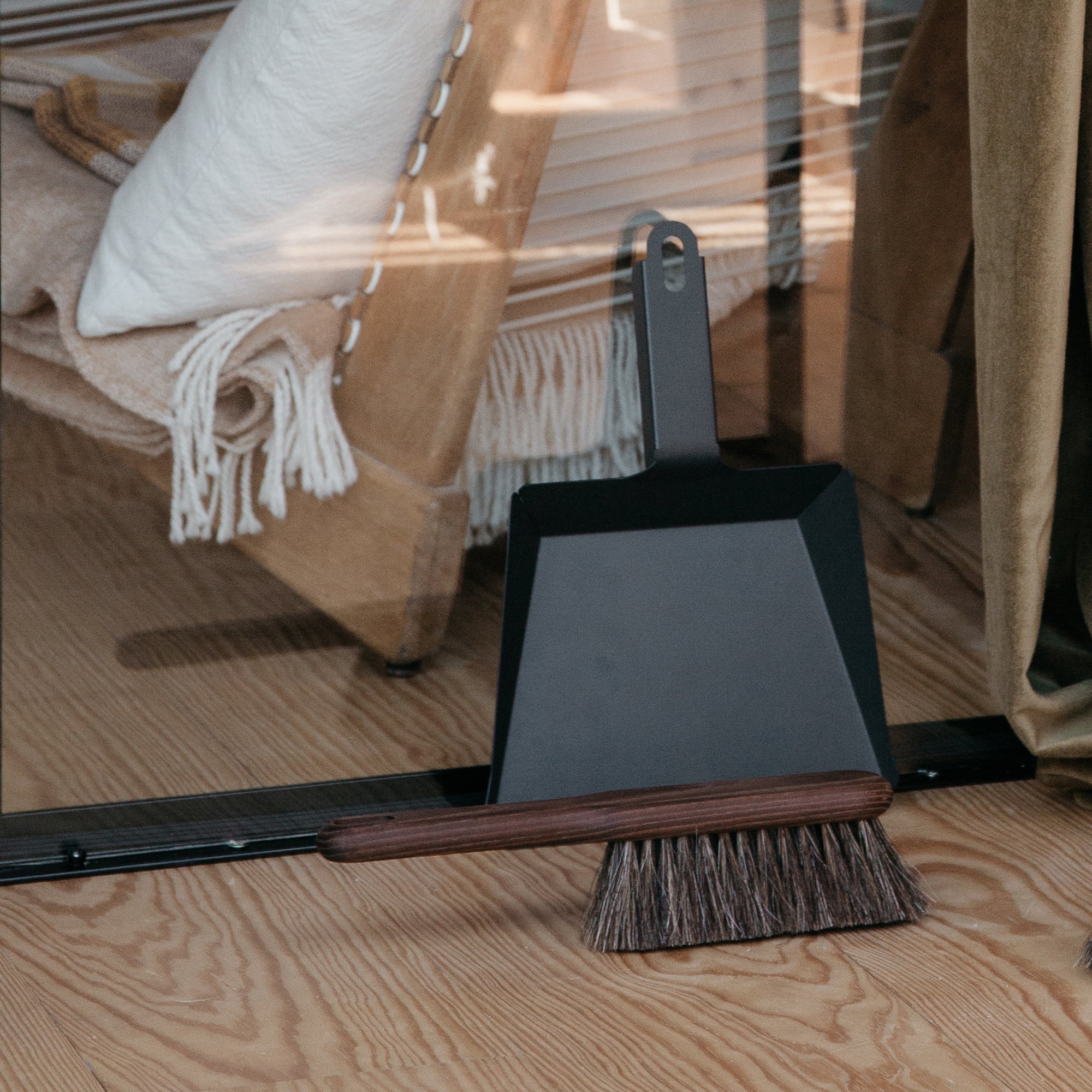 Craft ashwood hand brush & dustpan set