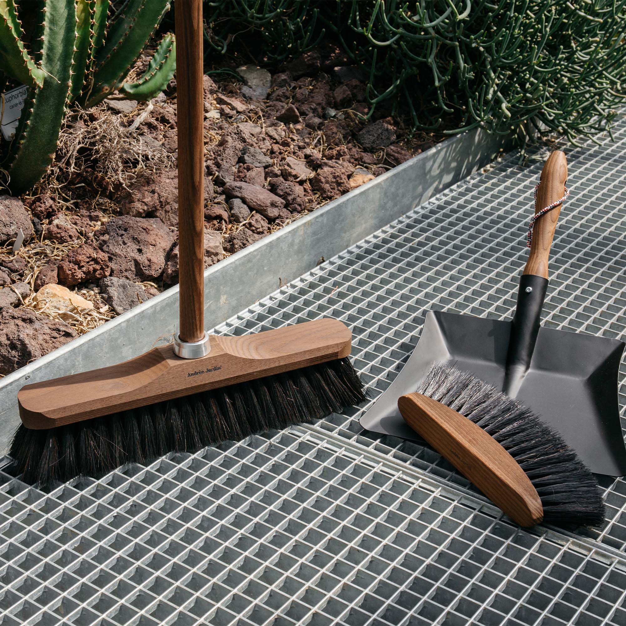 Brosse à épousseter crin frêne | Andrée Jardin