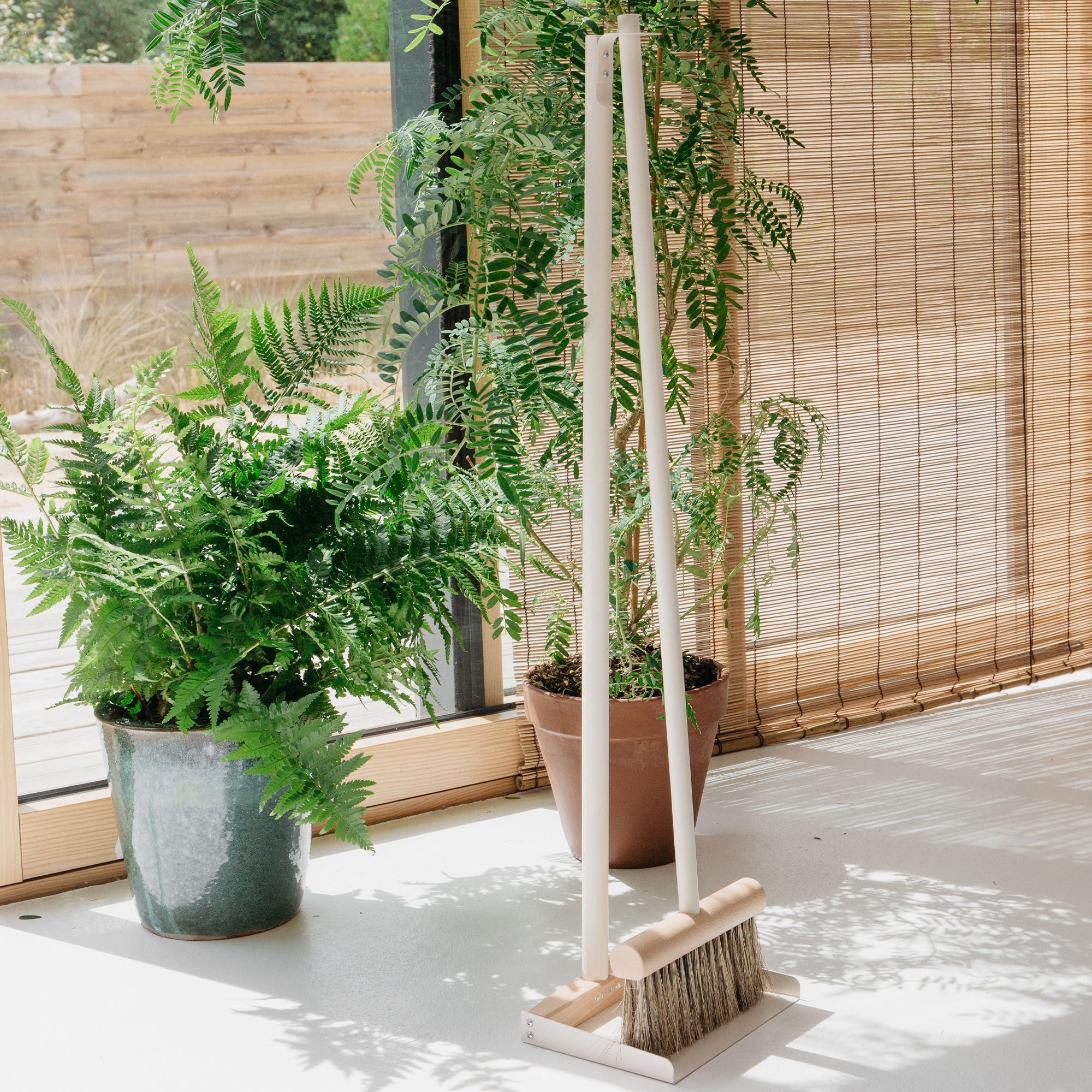 Balayette long manche 90cm (sans pelle)